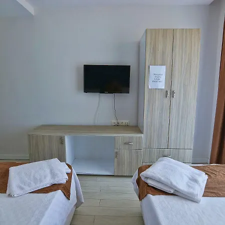 Airport Hotel 2*